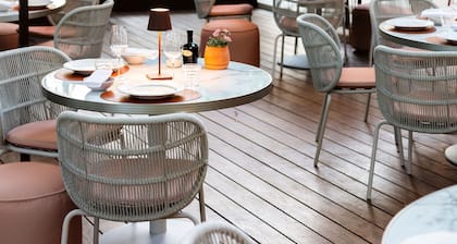 Hôtel et Restaurant La Bastide Bourrelly – Mathias Dandine