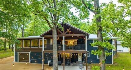 Lakeside Paradise | Hot Tub | Superb Location