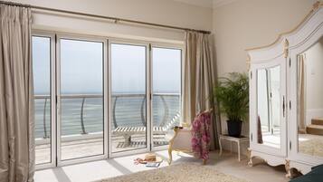 5 chambres, fer et planche à repasser, Wi-Fi, draps fournis