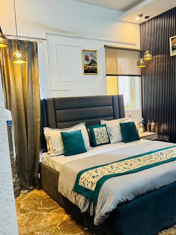 Stay On The Ganges - Rishikesh