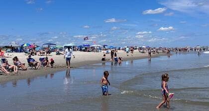 1BR Suite 1 Block Beach/Boards/Fun/Elevator