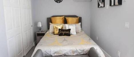 1 chambre, accès au Wi-Fi (inclus), literie fournie