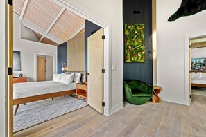3 makuuhuonetta, silitysrauta/-lauta, ilmainen Wi-Fi, vuodevaatteet