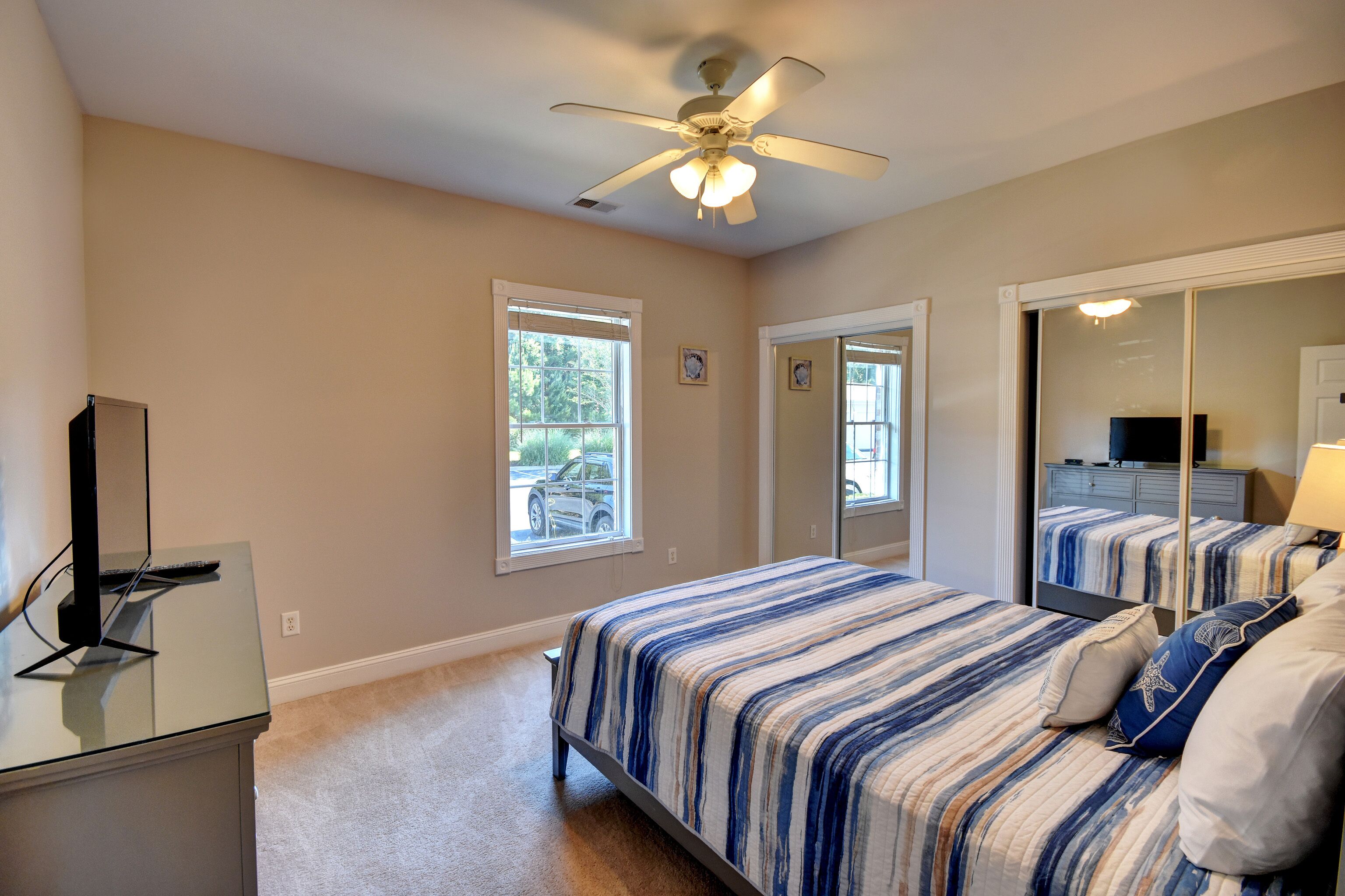 1st floor condo located in Magnolia Pointe