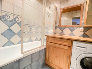 Bathtub