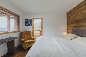 6 bedrooms, free WiFi, bed sheets