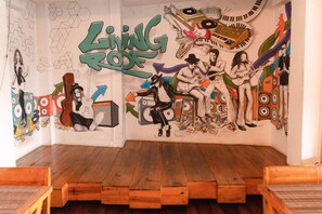 Breakfast, lunch, dinner and brunch served - The Living Roof (Shillong)