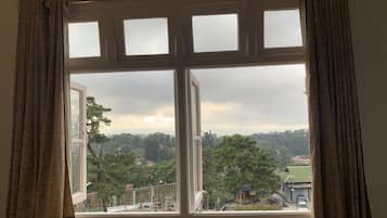 Deluxe Room | Hill view