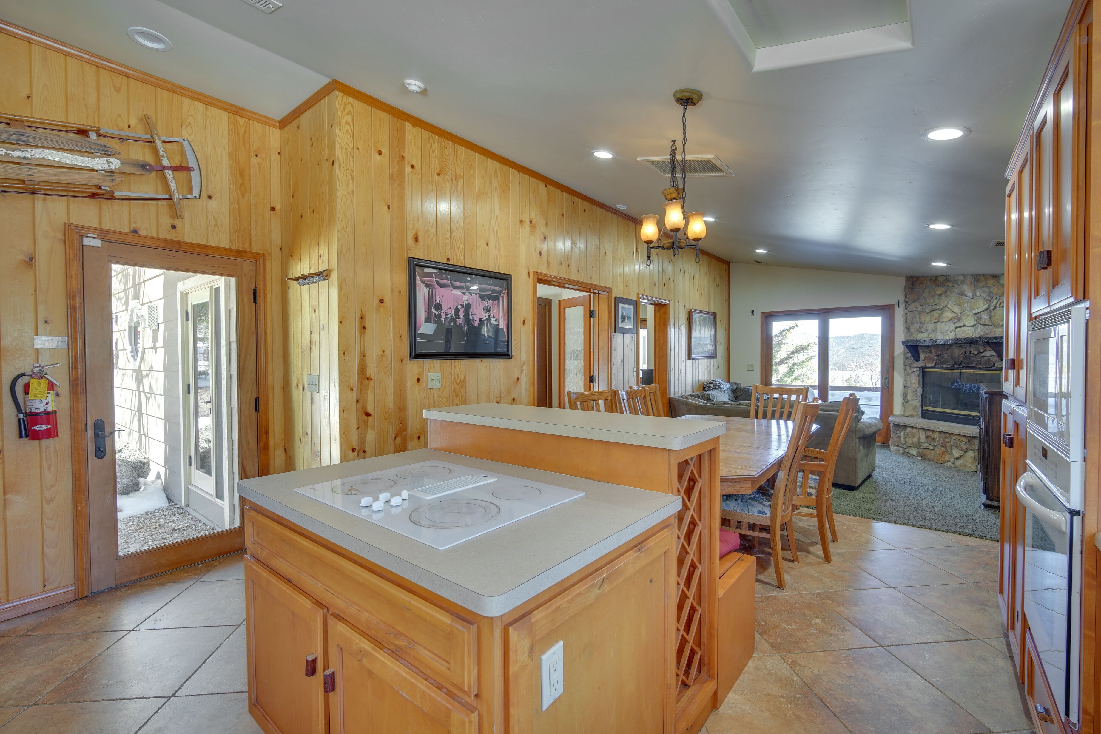 Spacious Big Bear Cabin Rental - 1 Mi to Lake!