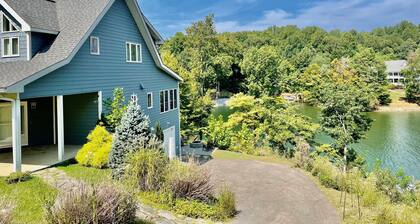 Blue Heron Point, Lakefront Luxury - Views, Party Deck, Docks, Hot Tub & FirePit
