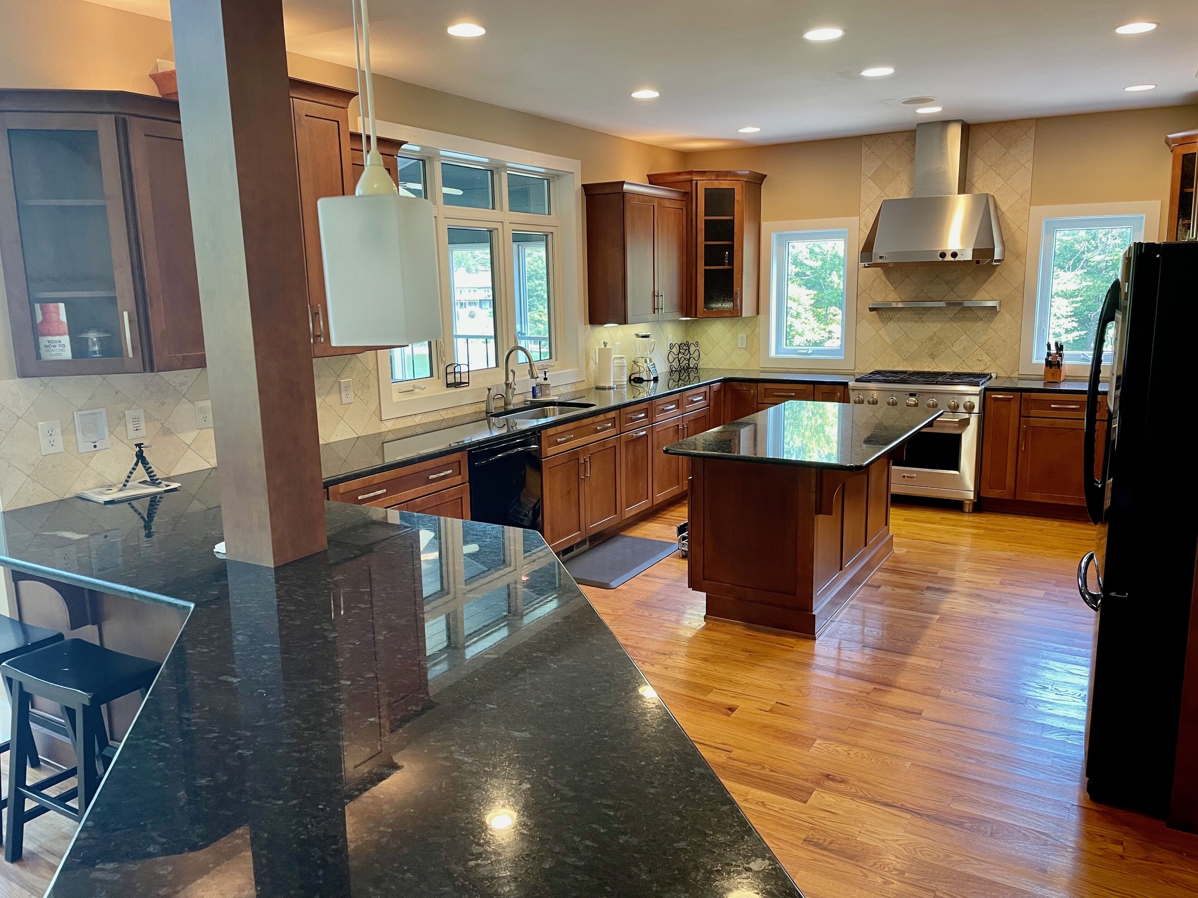 Blue Heron Point, Lakefront Luxury - Views, Party Deck, Docks, Hot Tub & FirePit