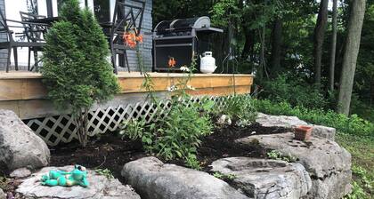 Pigeon Lake Luxury close to town of Bobcaygeon
