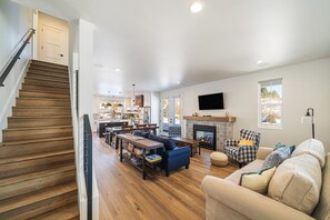 Smart TV, fireplace, video games, books