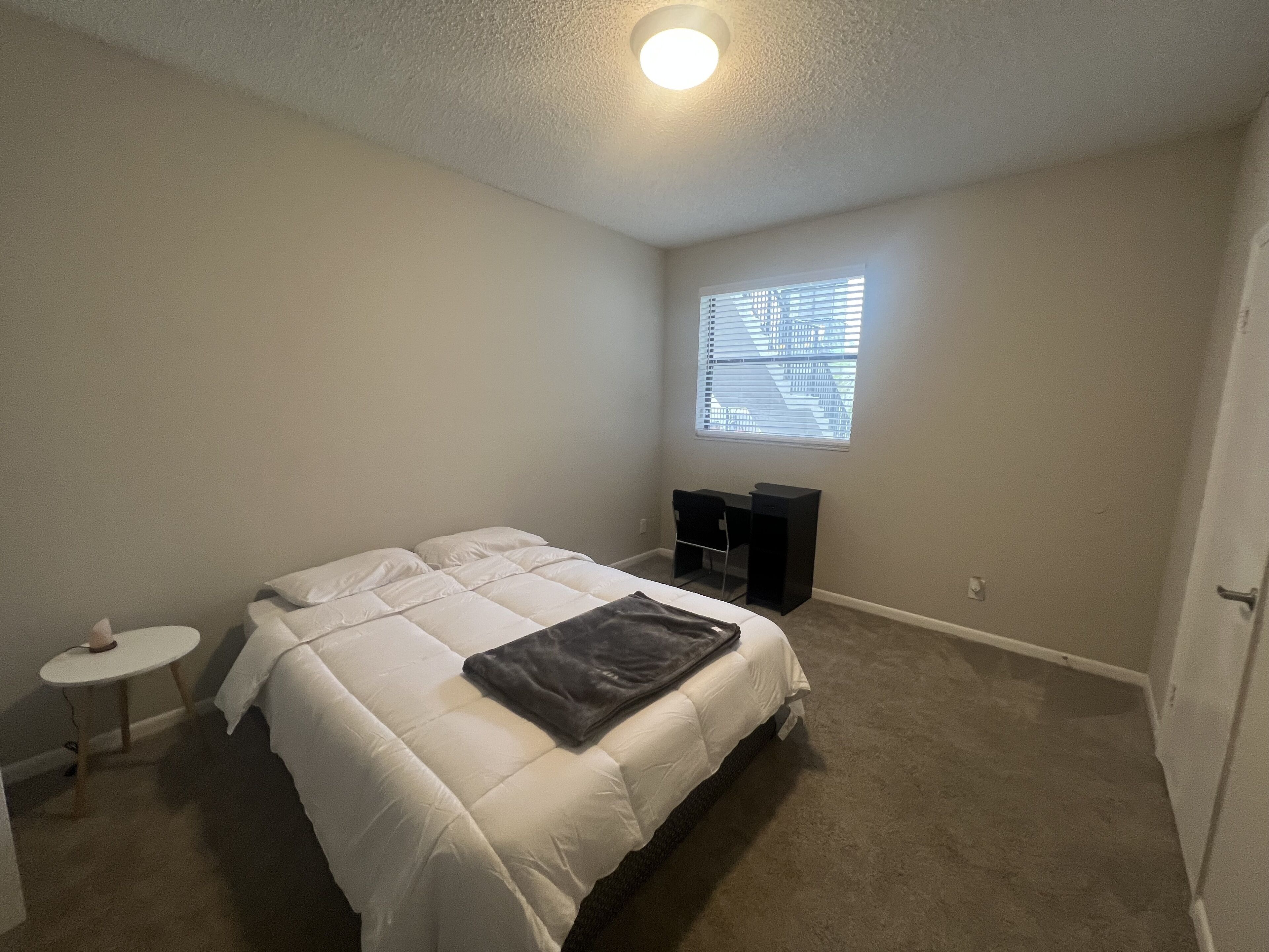  Room with Private Bathroom close to Pembroke Lakes Mall