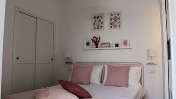 1 camera, culla da viaggio, Wi-Fi gratuito, lenzuola