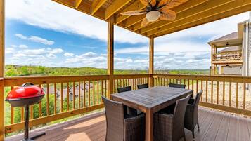 Condo, 3 Bedrooms | Property grounds