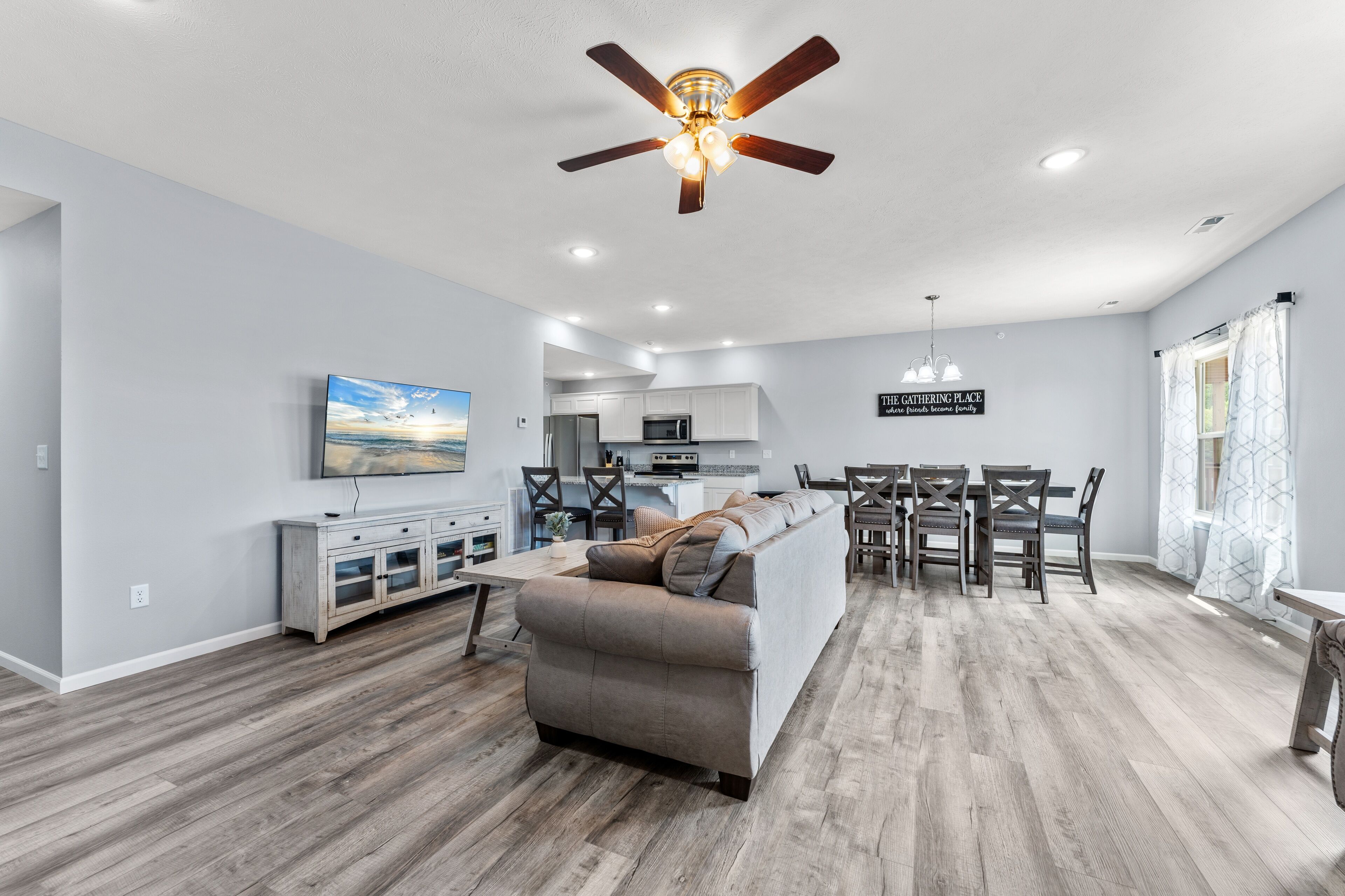 Endless Summer 3 Bedroom Condo by Redawning