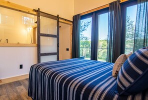 1 غرفة نوم وخدمة الإنترنت وملاءات أسرّة