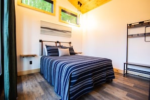 1 quarto, acesso à internet, roupa de cama