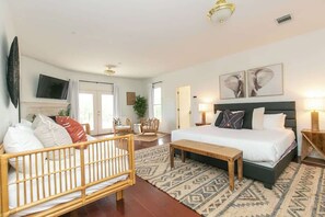 5 bedrooms, iron/ironing board, free WiFi, bed sheets