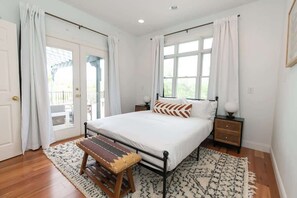 5 bedrooms, iron/ironing board, free WiFi, bed sheets