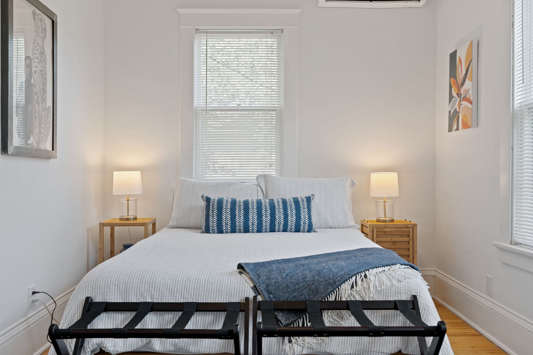 MINNeSTAY* Lowry Hill Flats | Vintage