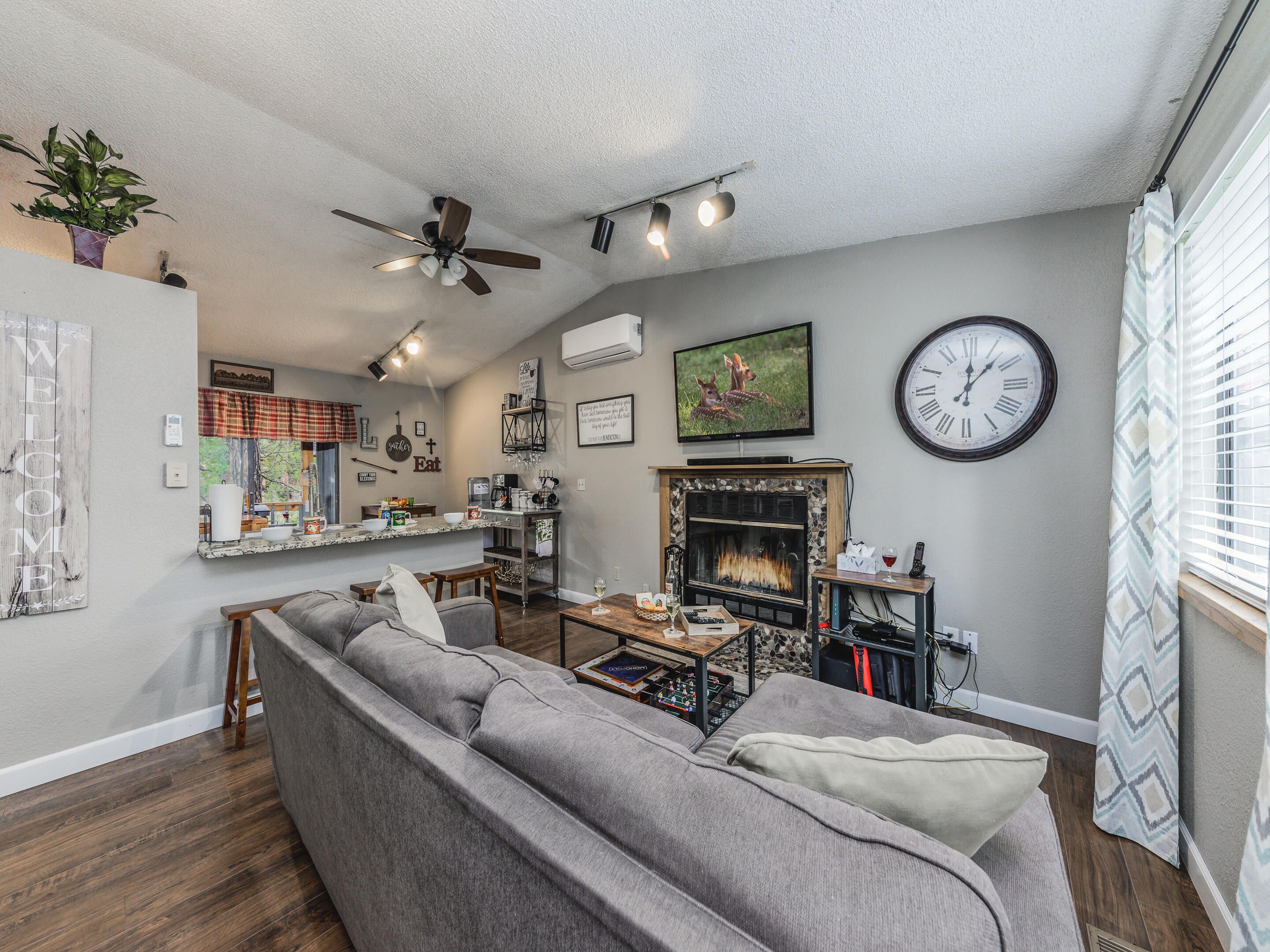 Casa Bendicion | Pet Friendly, Wooded Views, Near Area Fun