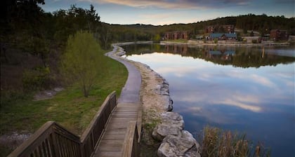 Walk In Level, Family Friendly, Relaxing New Condo in Stonebridge Resort.