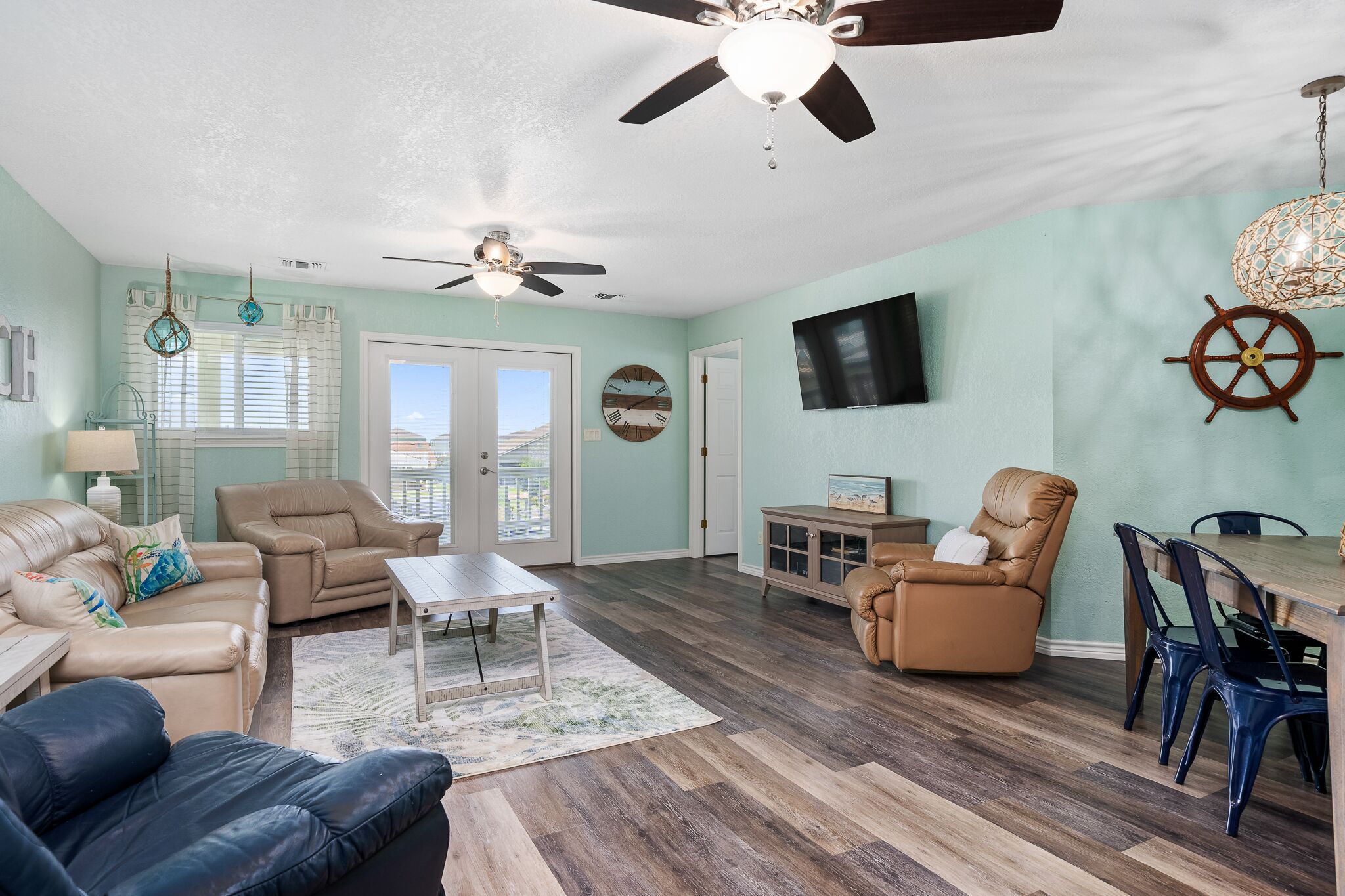 Redfish Cottage | Pool, Canal Views + Dock!