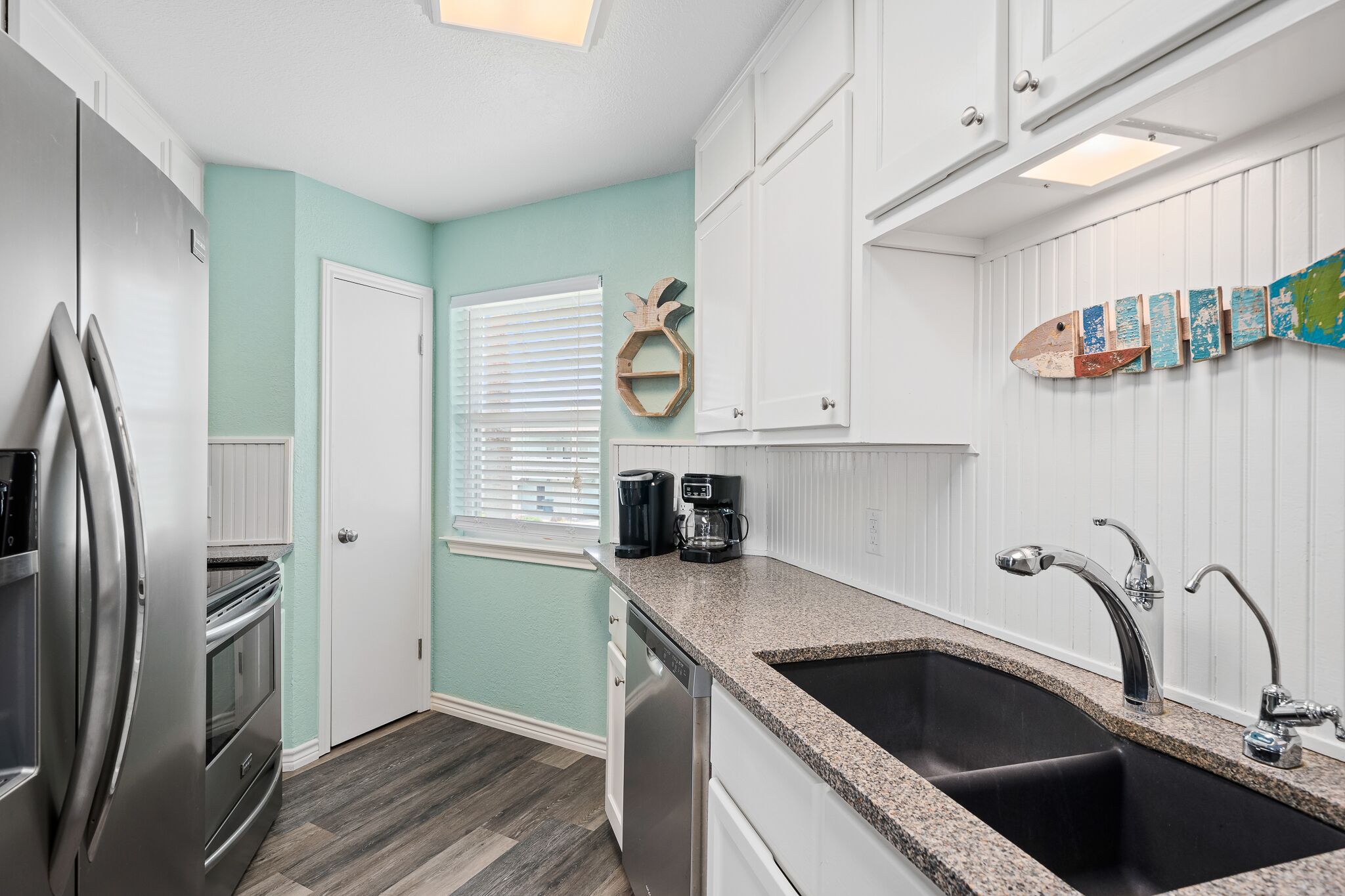 Redfish Cottage | Pool, Canal Views + Dock!