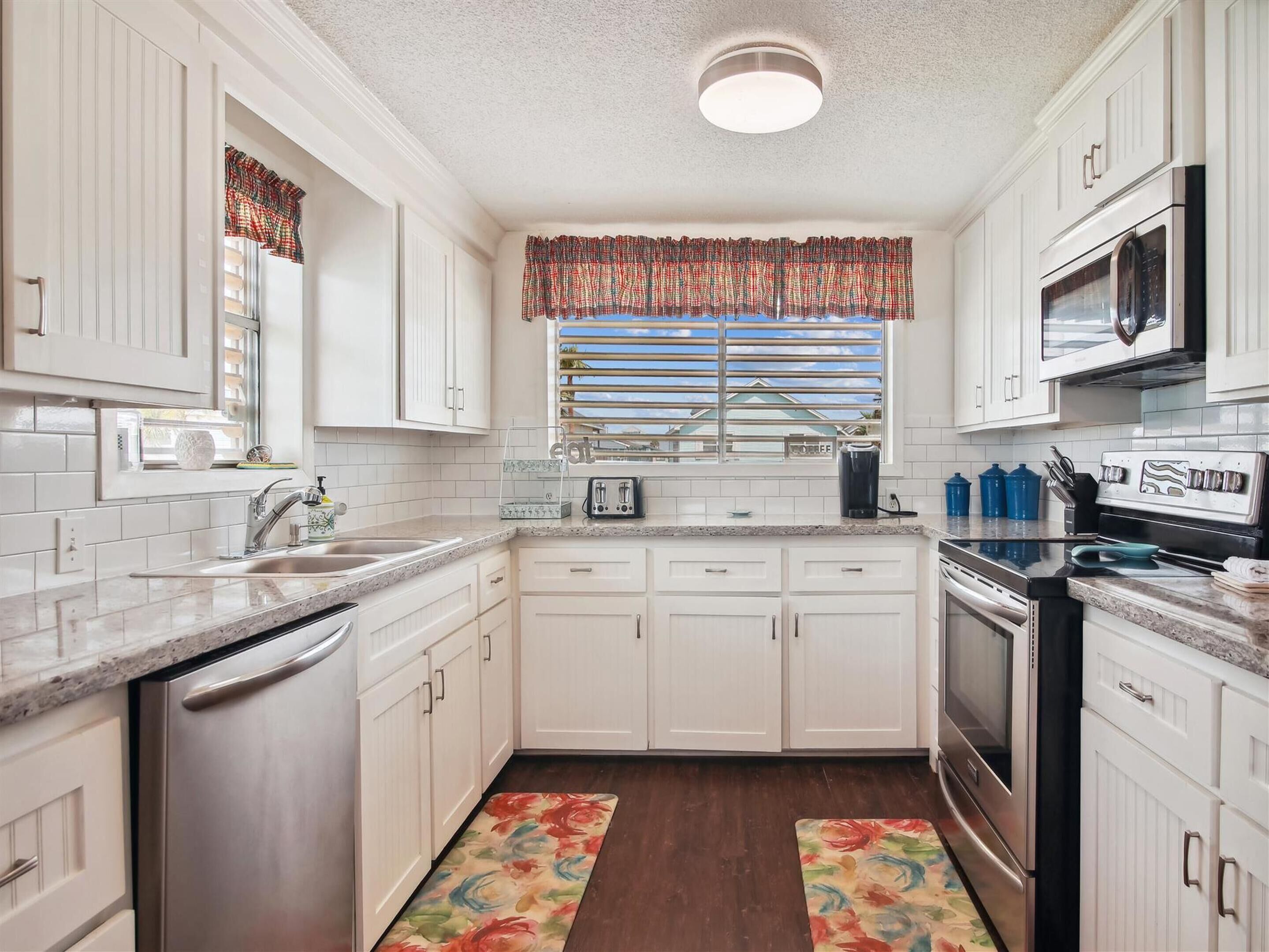 Casa Hermosa | Split Level Home w/ Fishing Dock + Large Balcony