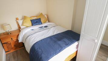 2 bedrooms, individually decorated, individually furnished, free WiFi