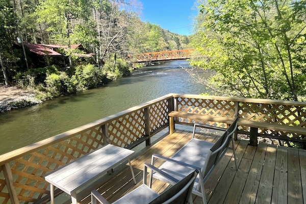 3 min. walk from the cabin on a path through the woods and across Aska Road