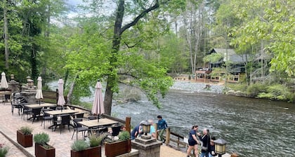 Affordable! Cozy Lower Level Retreat In The Aska Adventure Area & Toccoa River.