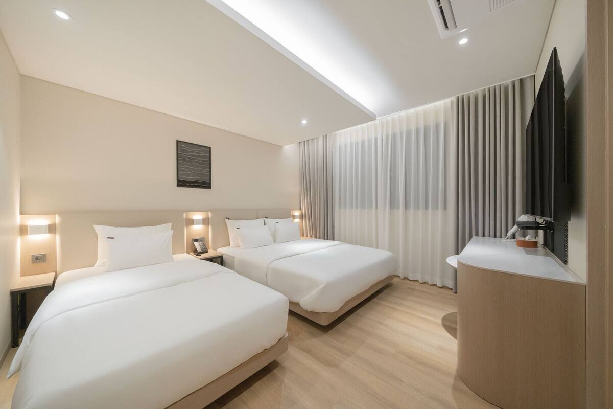 1 bedroom, WiFi (free), bed sheets