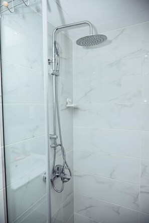 Bathroom - AmberCity Apartment at Embassy  (Accra)