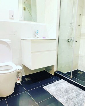 Luxury Apartment, 1 Bedroom, Balcony | Bathroom | Towels, soap, toilet paper - AmberCity Apartment at Embassy  (Accra)