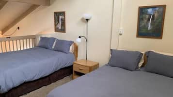 Bügeleisen/Bügelbrett, Reisekinderbett, kostenloses WLAN, Bettwäsche