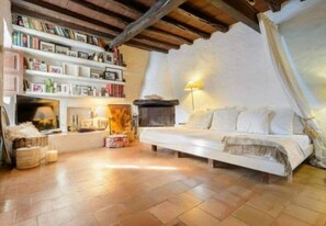 6 chambres, fer et planche à repasser, lit parapluie, Wi-Fi gratuit