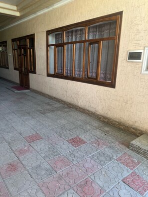 Exterior - Lovely home (Osh)