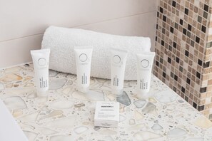 Apartment, 1 Bedroom, Balcony | Bathroom | Towels