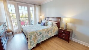 3 bedrooms, iron/ironing board, WiFi, bed sheets - Ocean View and pool access~ Sand and Surf (Folly Beach)
