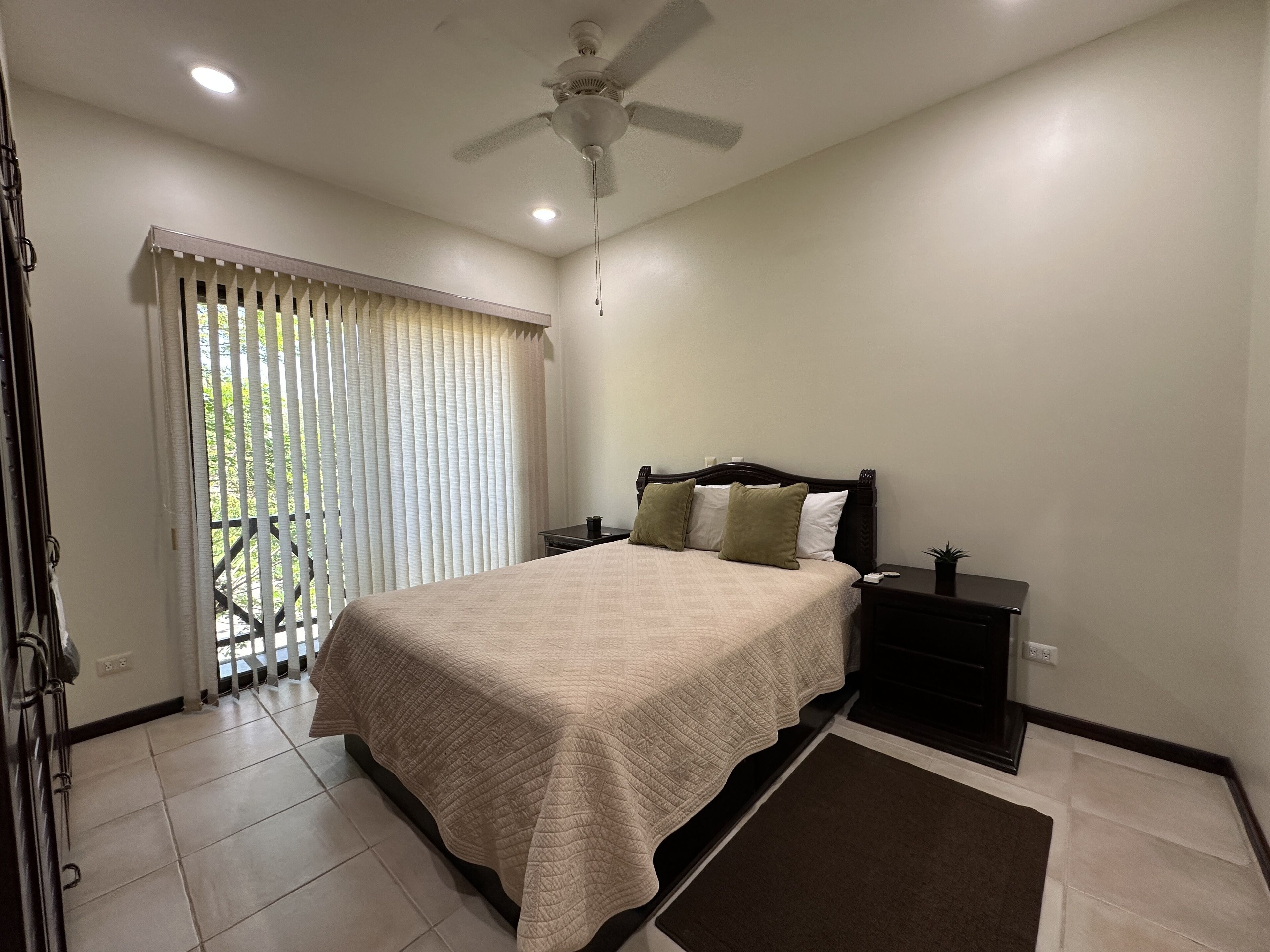 2 bedrooms, WiFi (free), bed sheets