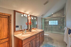 Interior - The Peacock Farm Largo Home + Outdoor Oasis! (Seminole)
