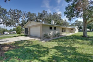 Exterior - Bright & Spacious Tavares Home w/ Boat Dock! (Tavares)