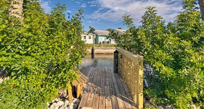 Bayfront Paradise w/ Heated Pool & Balcony!