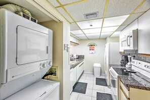 Apartment (2 Bedrooms) | Interior - Bayfront Miami Condo w/ Resort Perks & Ocean Views (Miami)