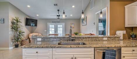 المنشأة من الداخل