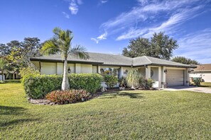 House (3 Bedrooms) | Interior - Private Pool & Lanai: Home in Cape Coral (Cape Coral)