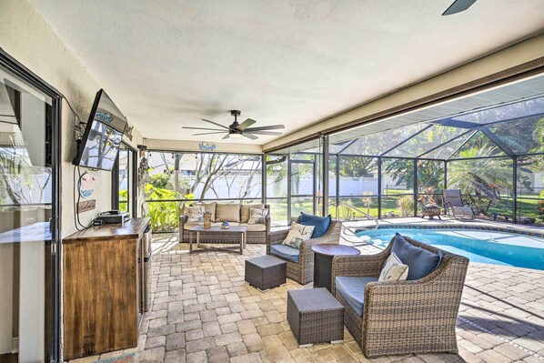 Front of property - Private Pool & Lanai: Home in Cape Coral (Cape Coral)